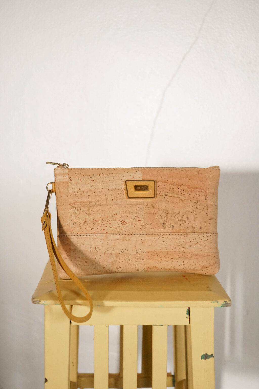 Shop now Cork Clutch Bag Color Details Fast Shipping Worldwide